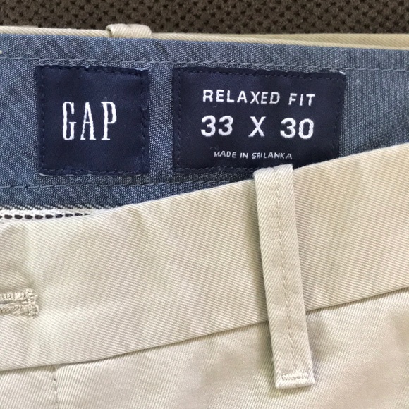 GAP Men’s Relaxed Fit Khakis - Picture 2 of 5